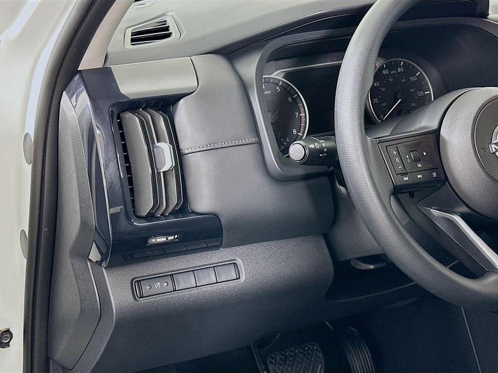 2024 Nissan Pathfinder S 10