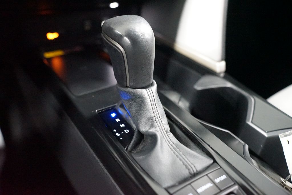 Thumbnail: 2025 Toyota Camry - 22