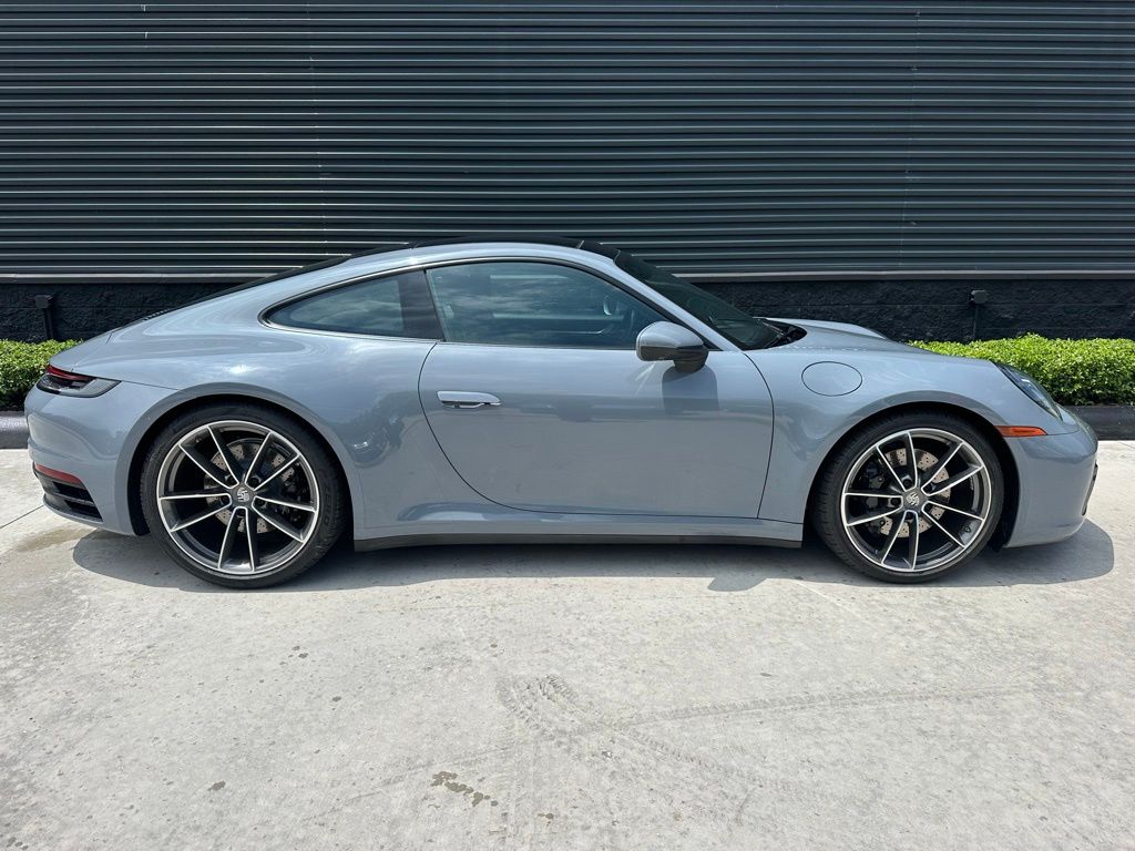 Thumbnail: 2024 Porsche 911 - 10