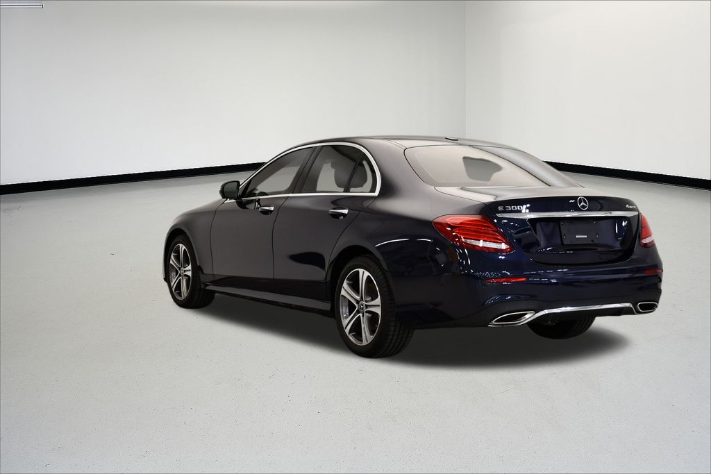 Thumbnail: 2019 Mercedes-Benz E-Class - 3