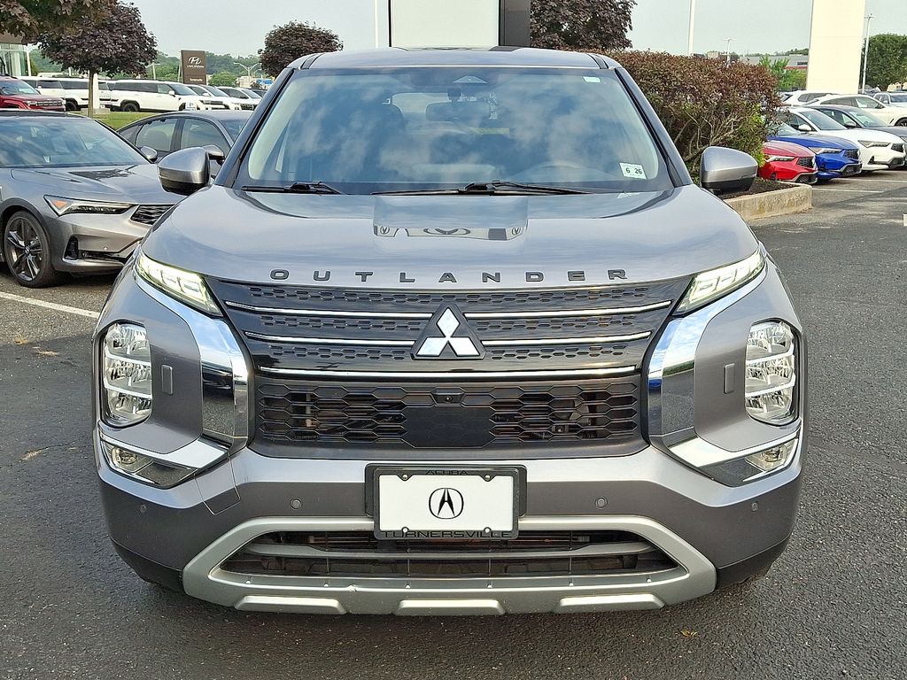 Thumbnail: 2022 Mitsubishi Outlander - 2