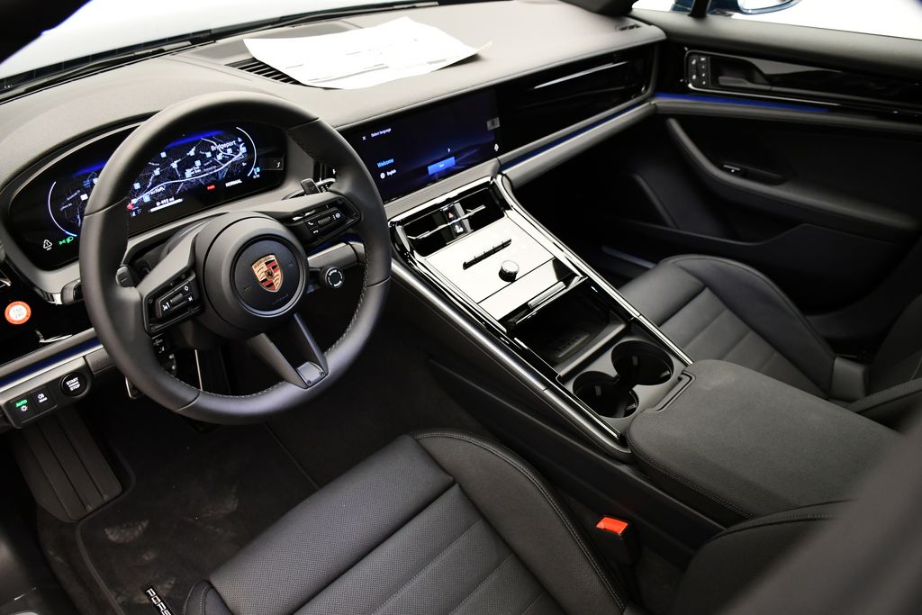 Thumbnail: 2026 Porsche Panamera - 4