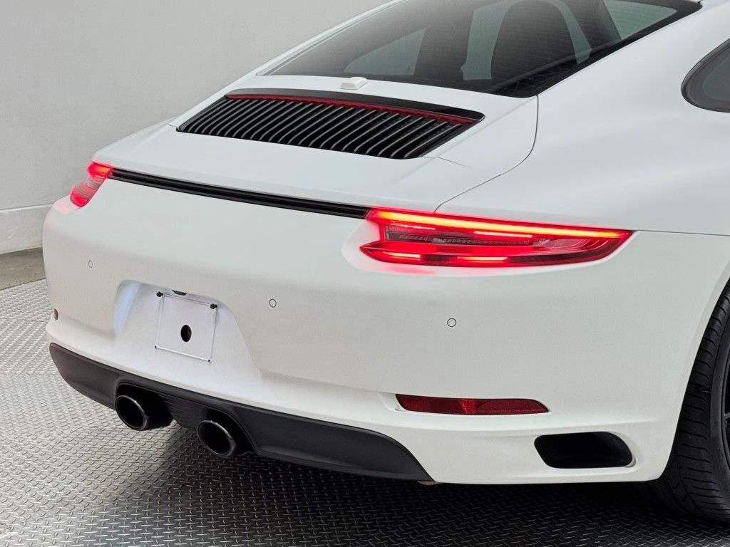 Thumbnail: 2019 Porsche 911 - 16