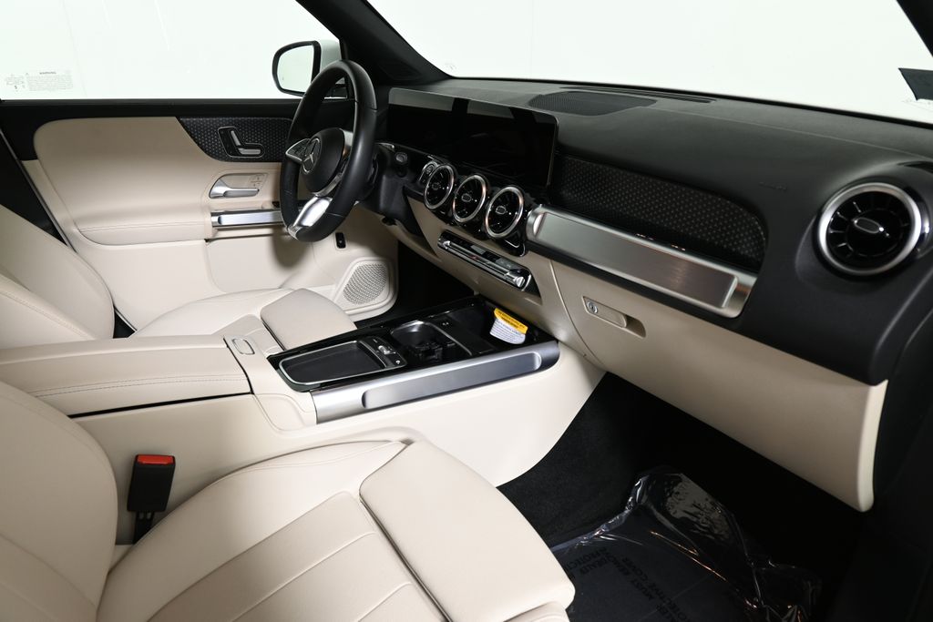 Thumbnail: 2025 Mercedes-Benz GLB - 25