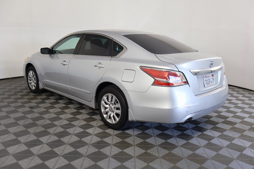 Thumbnail: 2015 Nissan Altima - 4
