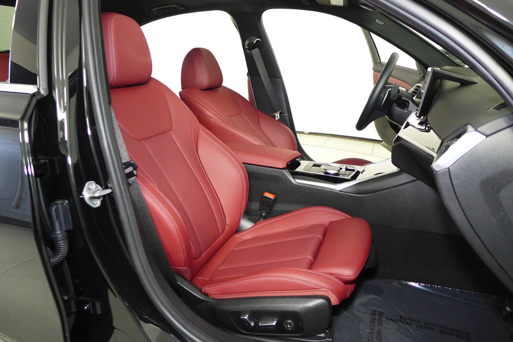 Thumbnail: 2024 BMW 3 Series - 19