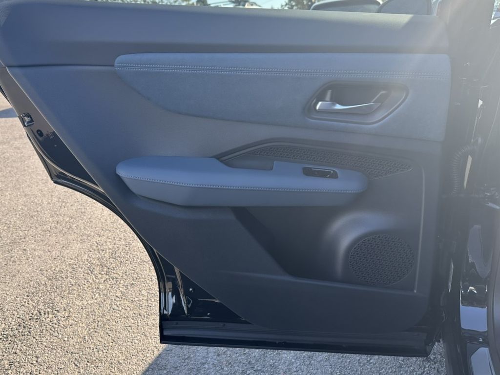 2025 Nissan Ariya PLATINUM+ e-4ORCE