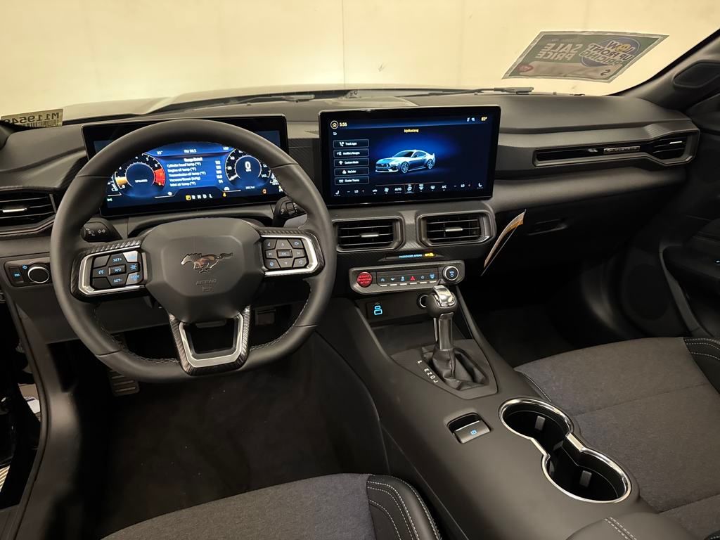 2025 Ford Mustang EcoBoost Premium photo 4