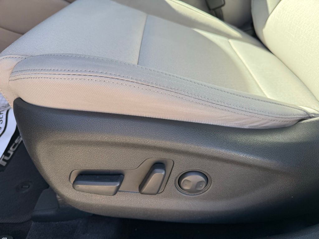 Thumbnail: 2017 Hyundai Tucson - 14