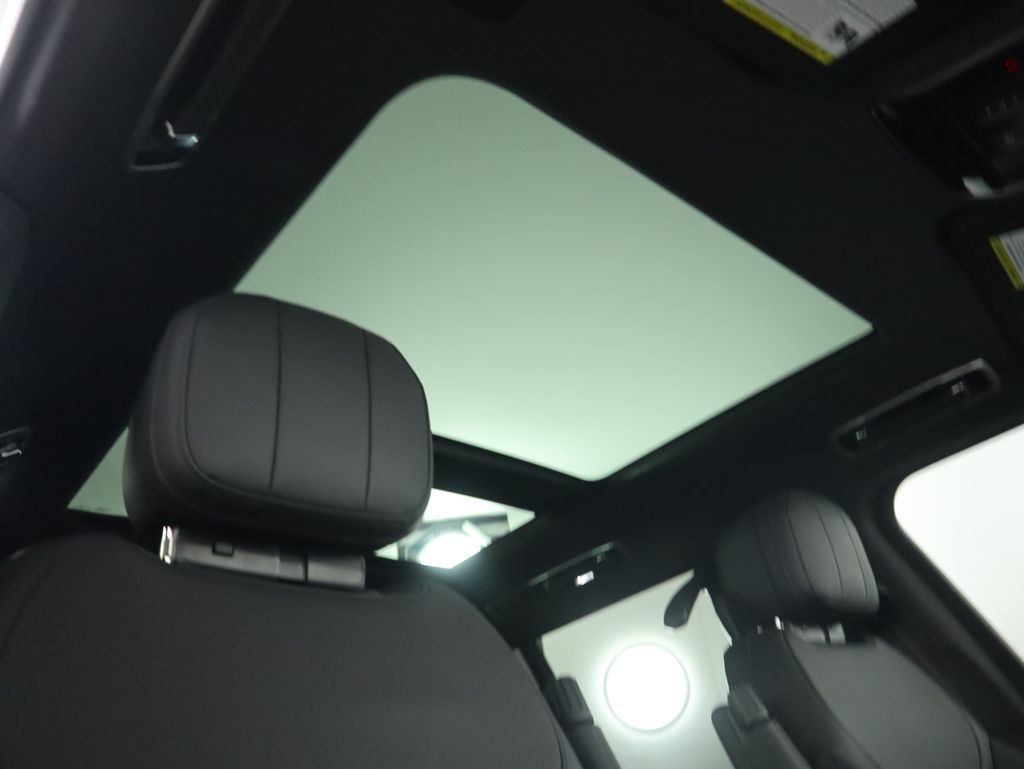 Thumbnail: 2025 Land Rover Range Rover - 19