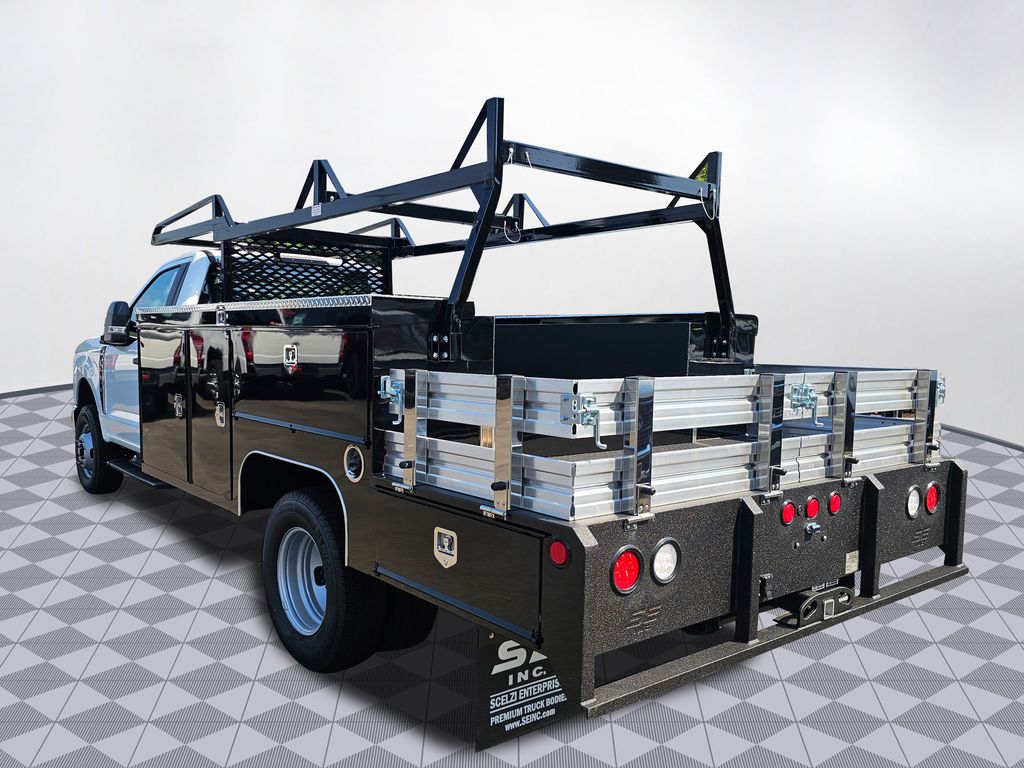 New 2025 White Ford XL image 5