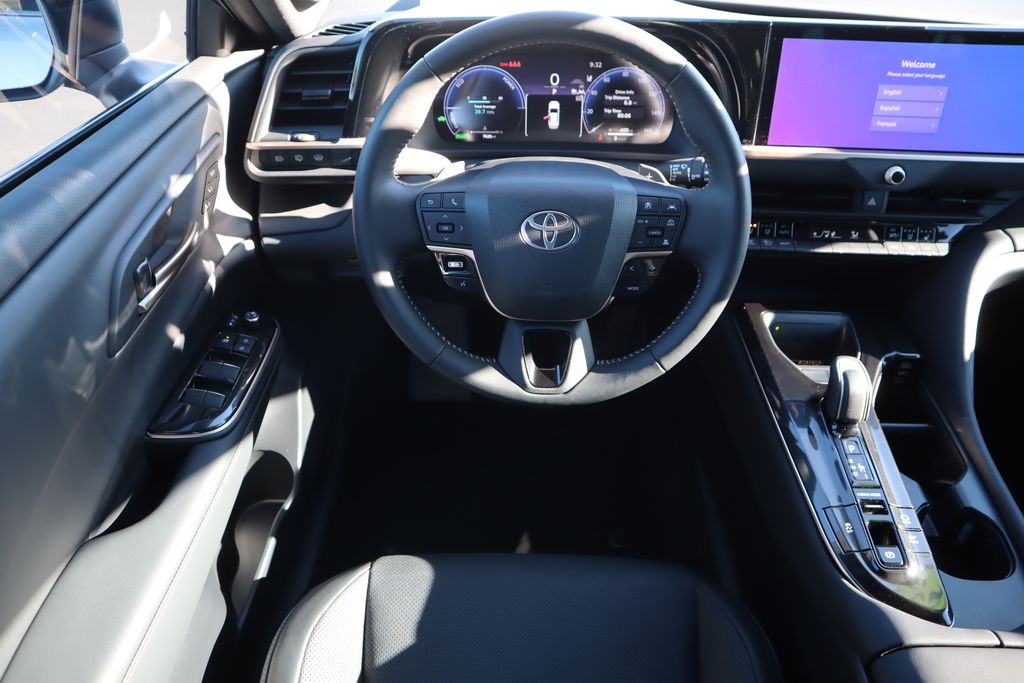 Thumbnail: 2025 Toyota Crown Signia - 10