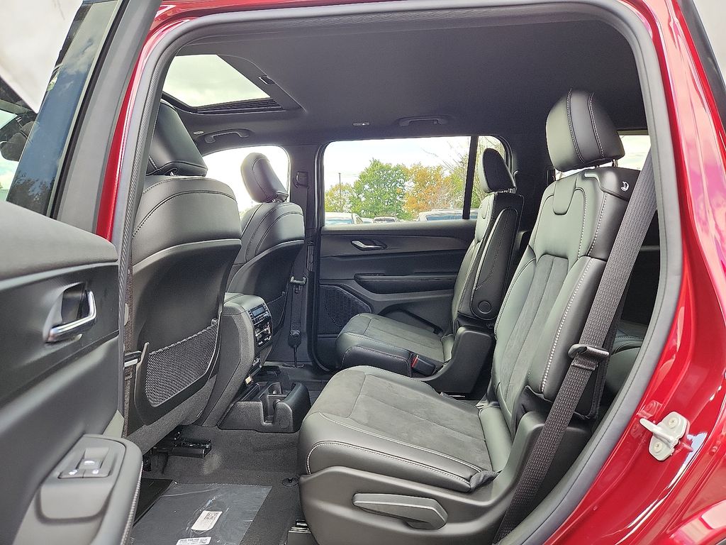 New 2025 Jeep Grand Cherokee L SUV