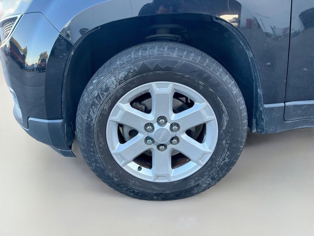 Used 2016 Black GMC SLE-1 image 29
