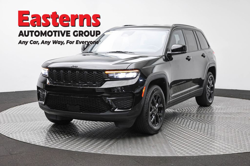 Diamond Black Crystal Pearlcoat 2025 Jeep Grand Cherokee SUV / Crossover Four-Wheel Drive 8-Speed Automatic