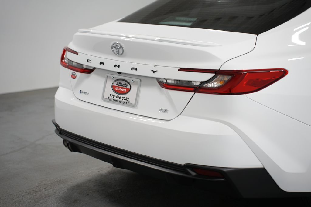 2025 Toyota Camry SE 9