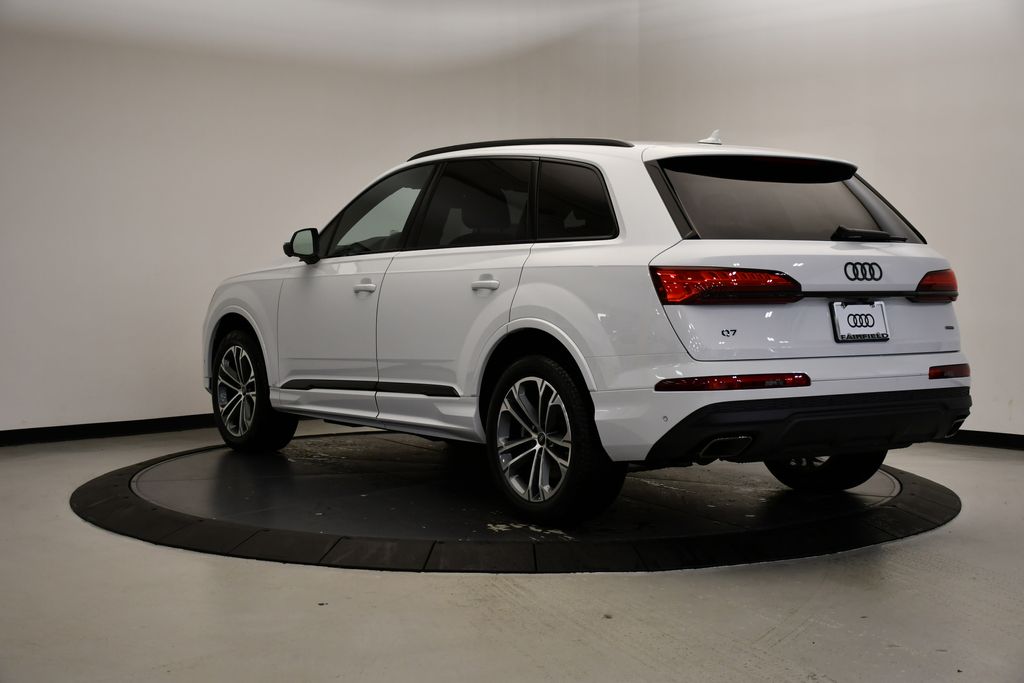 Thumbnail: 2026 Audi Q7 - 3