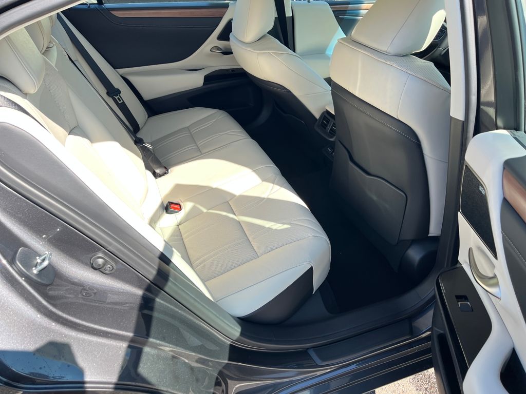 2025 Lexus ES 350 Luxury photo 9