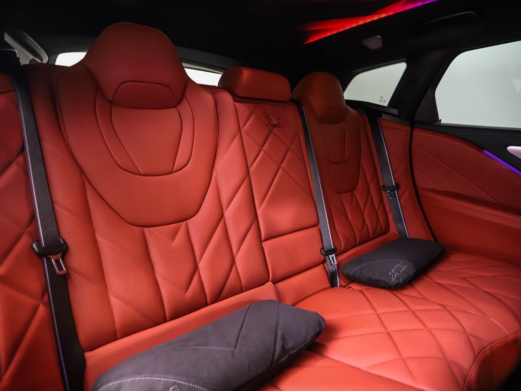 Thumbnail: 2026 BMW XM - 28