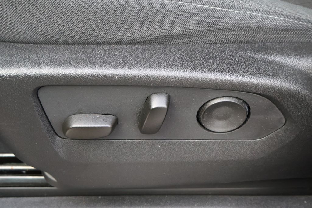 Thumbnail: 2023 Chevrolet Tahoe - 16