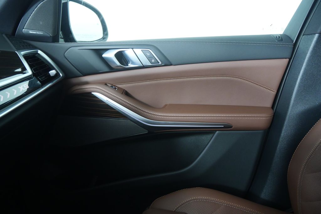 Thumbnail: 2026 BMW X5 - 23