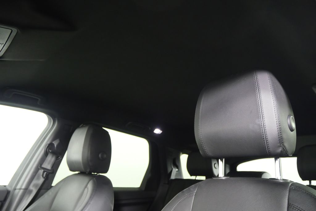 2018 Land Rover Discovery Sport SE 11