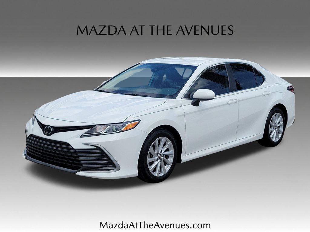 2022 Toyota Camry LE