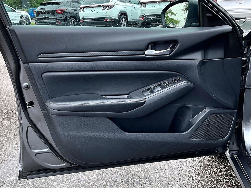2024 Nissan Altima — photo 9