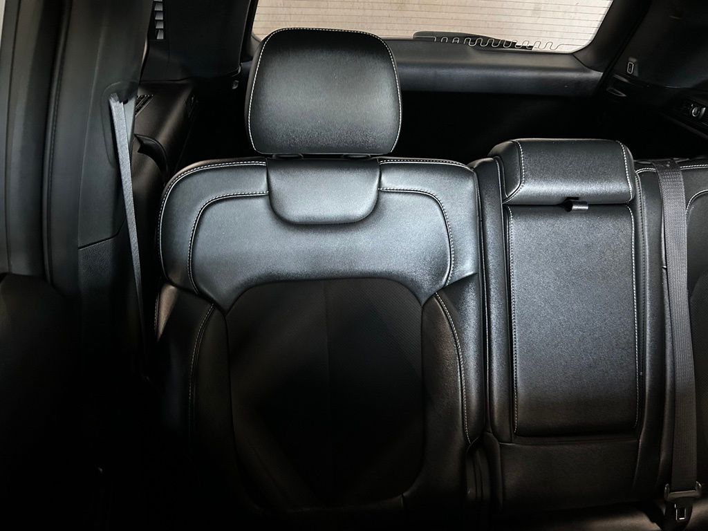 Used 2023 Diamond Black Crystal Pearlcoat Jeep Altitude image 12