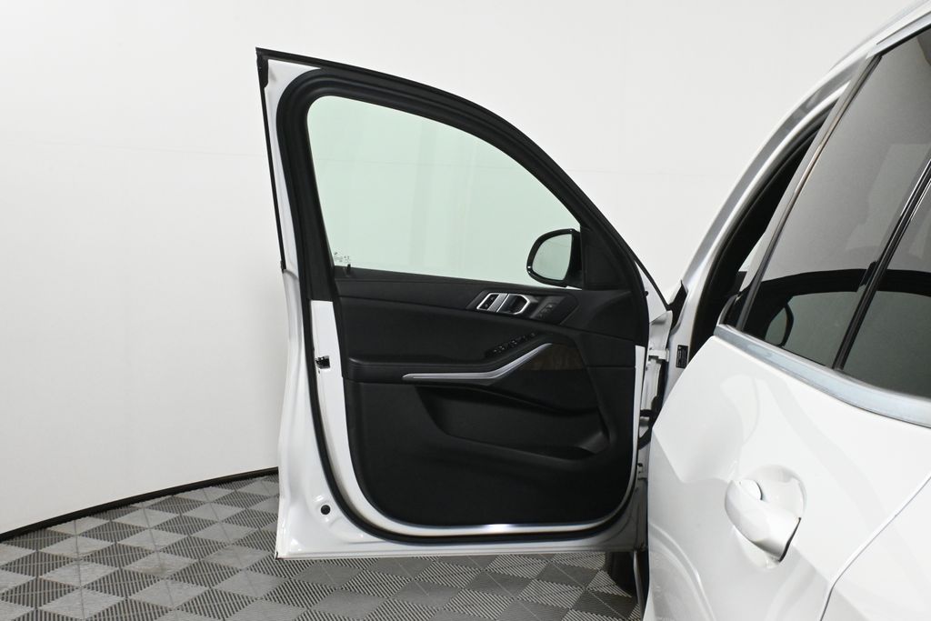 Thumbnail: 2022 BMW X5 - 29