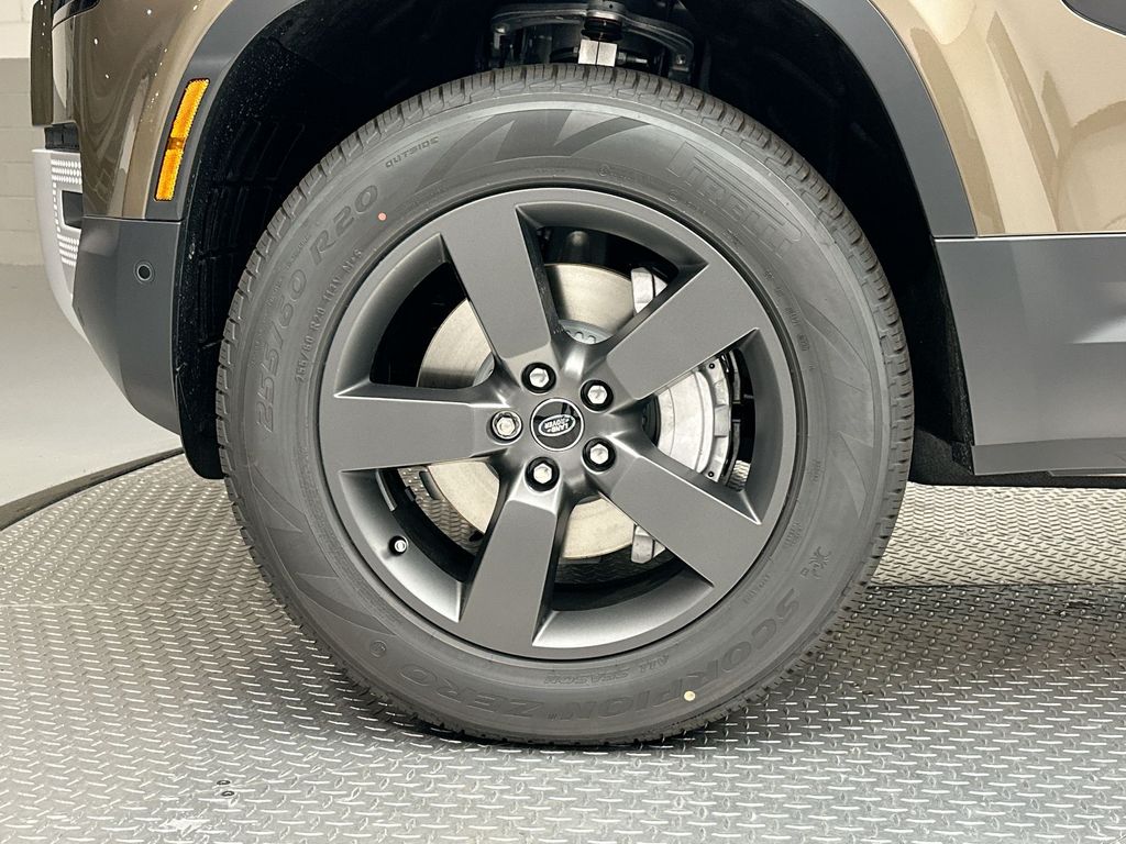 2025 Land Rover Defender 110 4