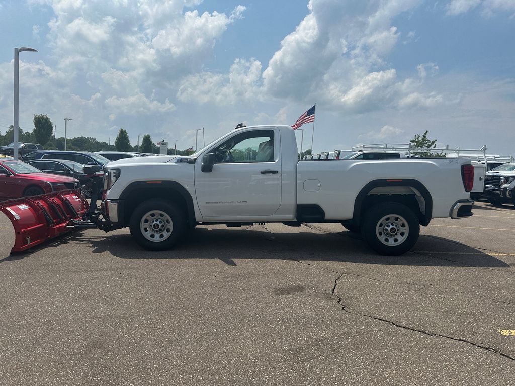 2024 GMC Sierra 2500HD Pro 4