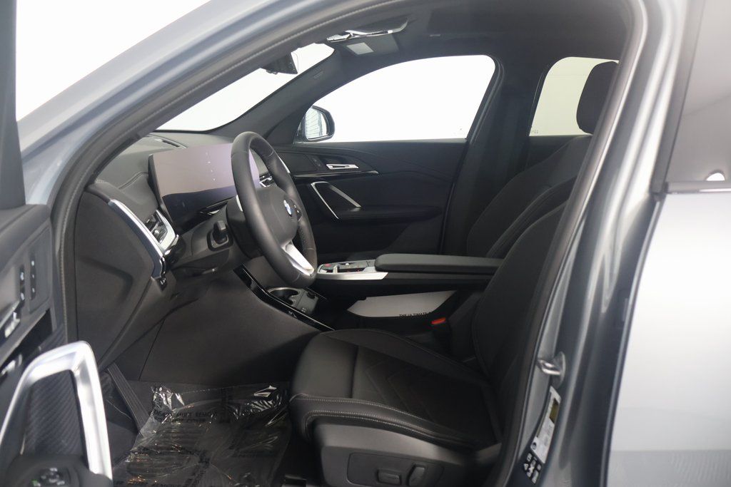 2025 BMW X2 xDrive28i 5