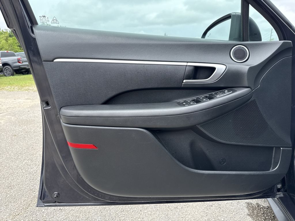 2023 Hyundai Sonata SE - 9