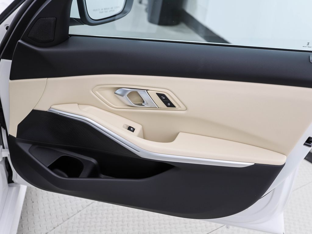 Thumbnail: 2025 BMW 3 Series - 30