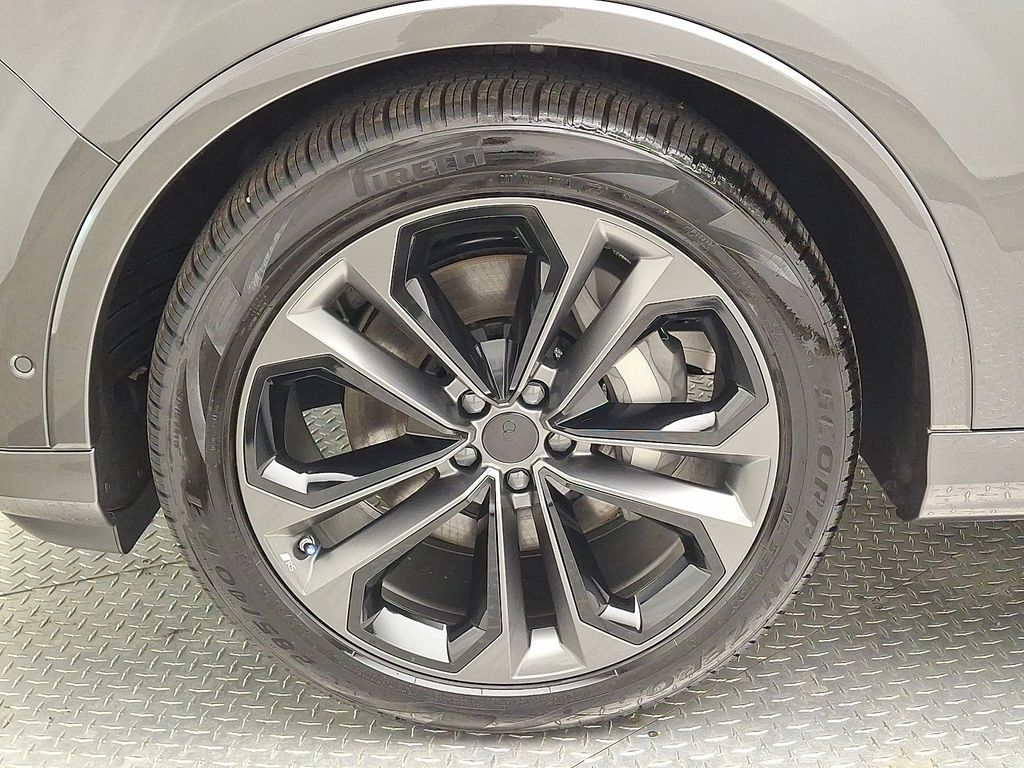 Thumbnail: 2026 Audi Q7 - 5