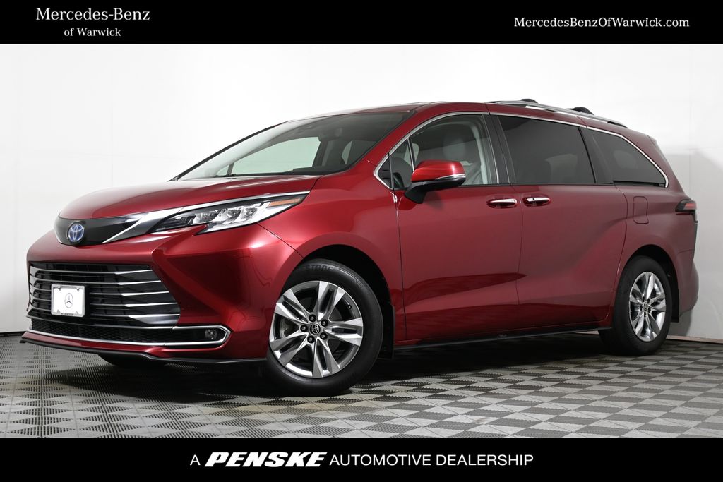Thumbnail: 2022 Toyota Sienna - 1
