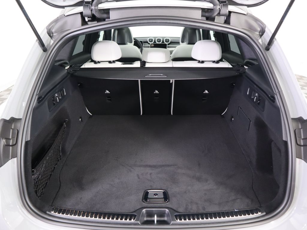 Thumbnail: 2026 Mercedes-Benz GLC - 30