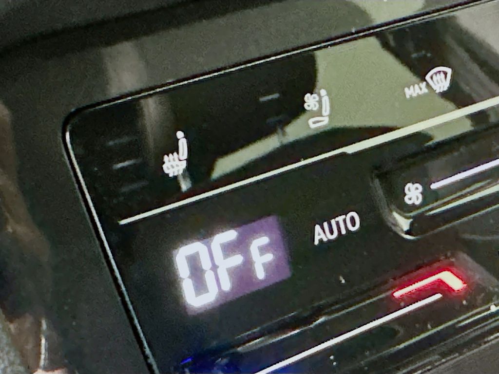 Thumbnail: 2022 Volkswagen Tiguan - 21