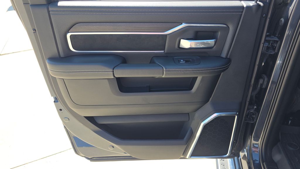 2026 RAM 2500 Laramie - Photo 19