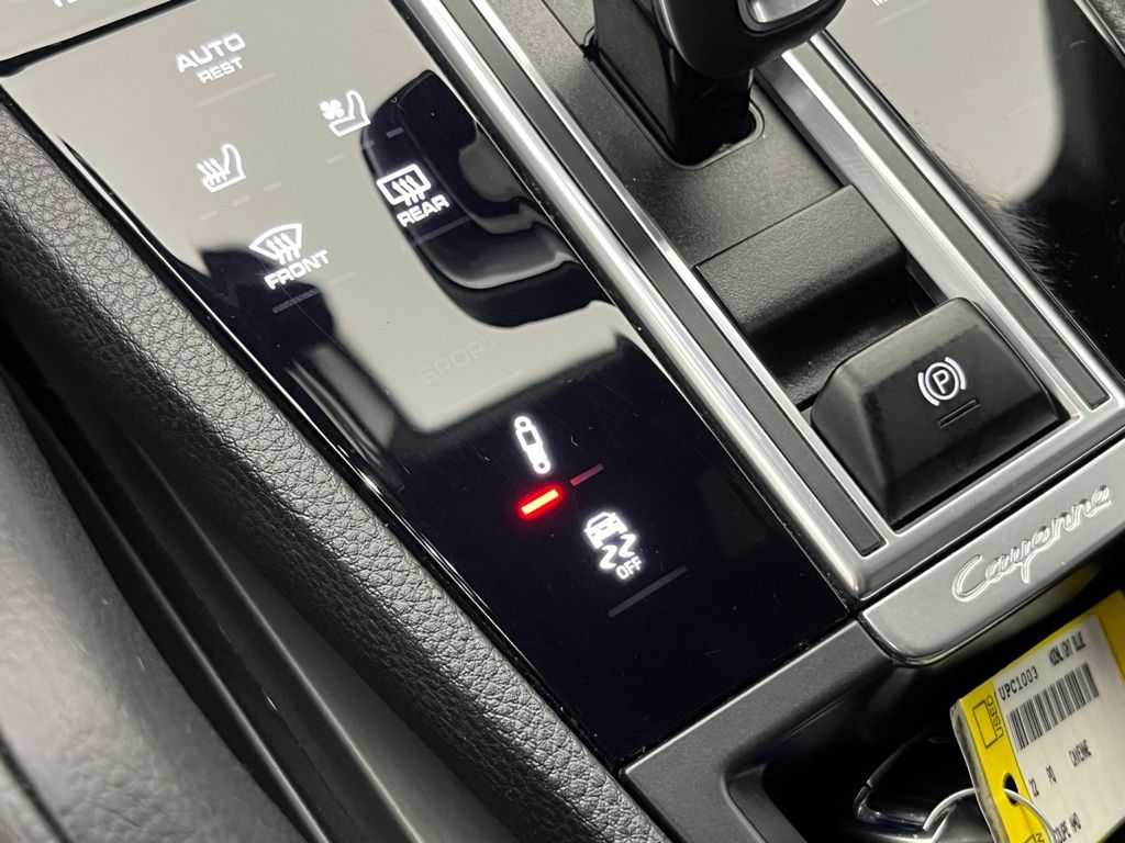 Thumbnail: 2022 Porsche  - 21