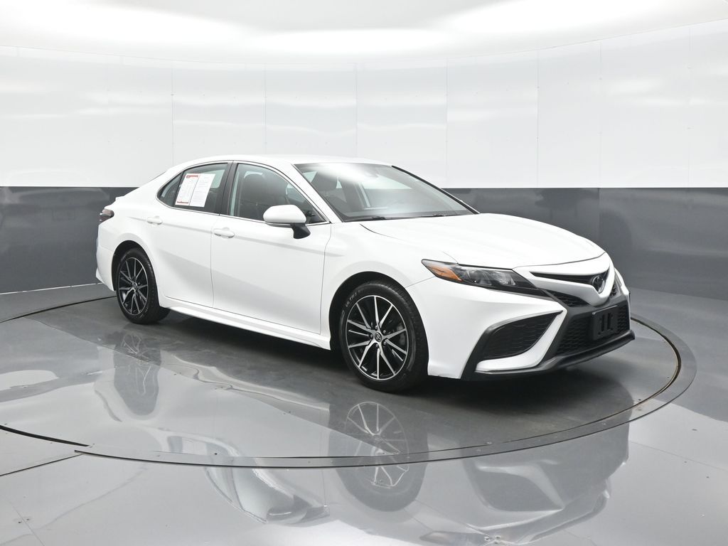 Ice 2024 Toyota Camry Sedan Front-Wheel Drive 8-Speed Automatic