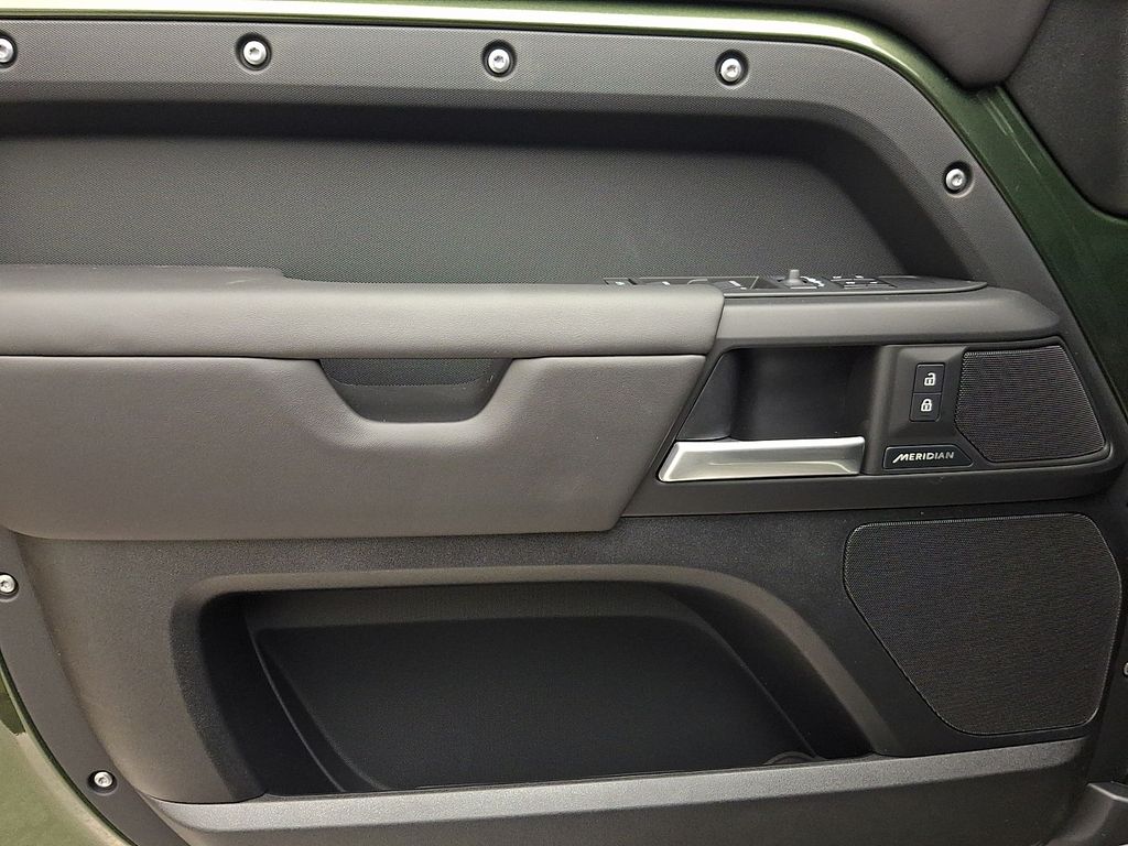 Thumbnail: 2026 Land Rover Defender - 8