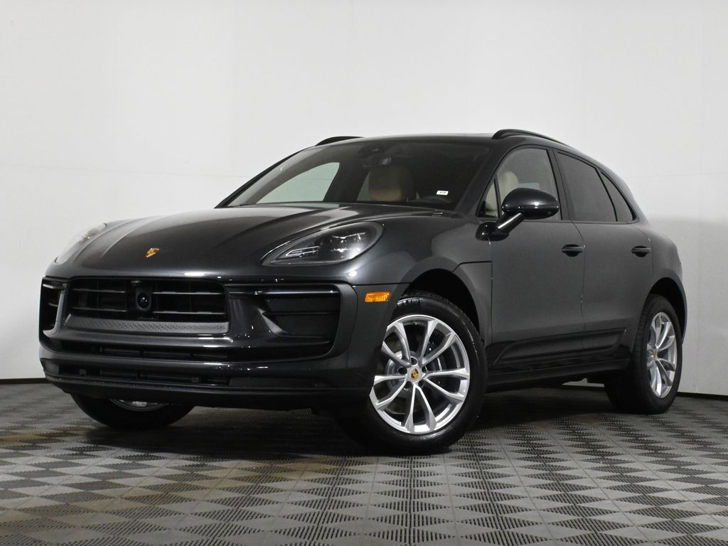 Thumbnail: 2025 Porsche Macan - 1