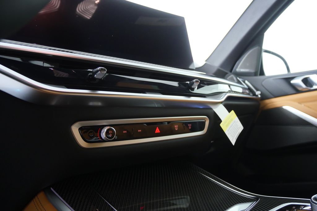 Thumbnail: 2026 BMW X5 - 21