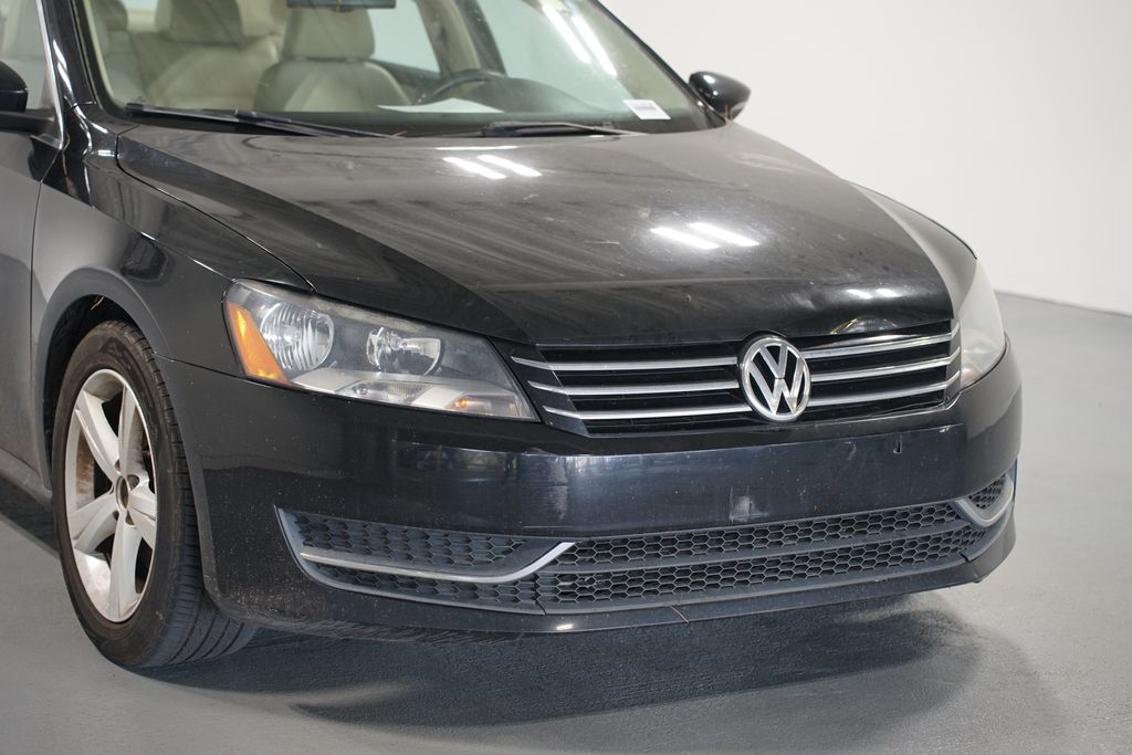 Thumbnail: 2012 Volkswagen Passat - 4