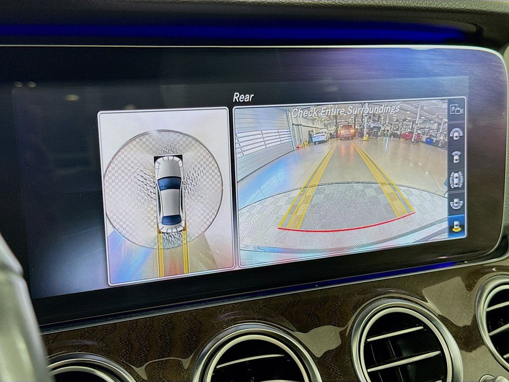 Thumbnail: 2019 Mercedes-Benz E-Class - 13