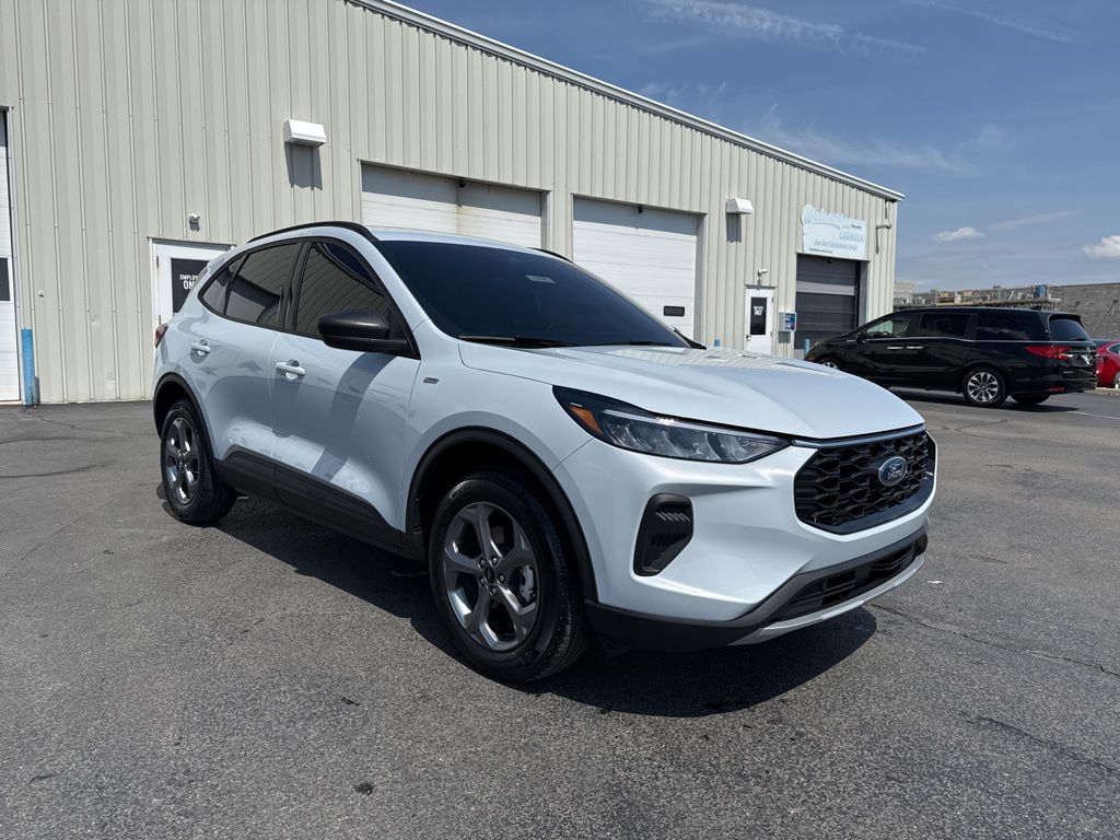Silver Metallic 2025 Ford Escape ST-Line AWD SUV / Crossover All-Wheel Drive 8-Speed Automatic