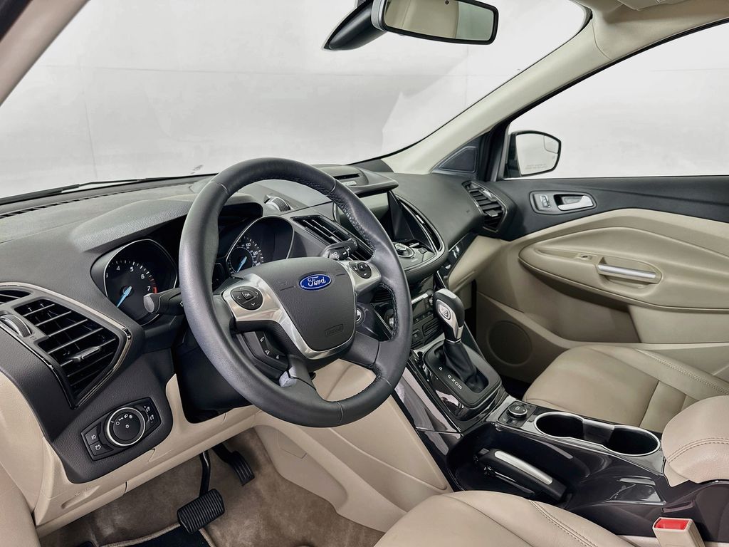 Thumbnail: 2016 Ford Escape - 9
