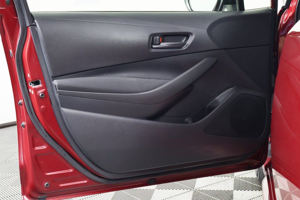 2022 Toyota Corolla LE 12
